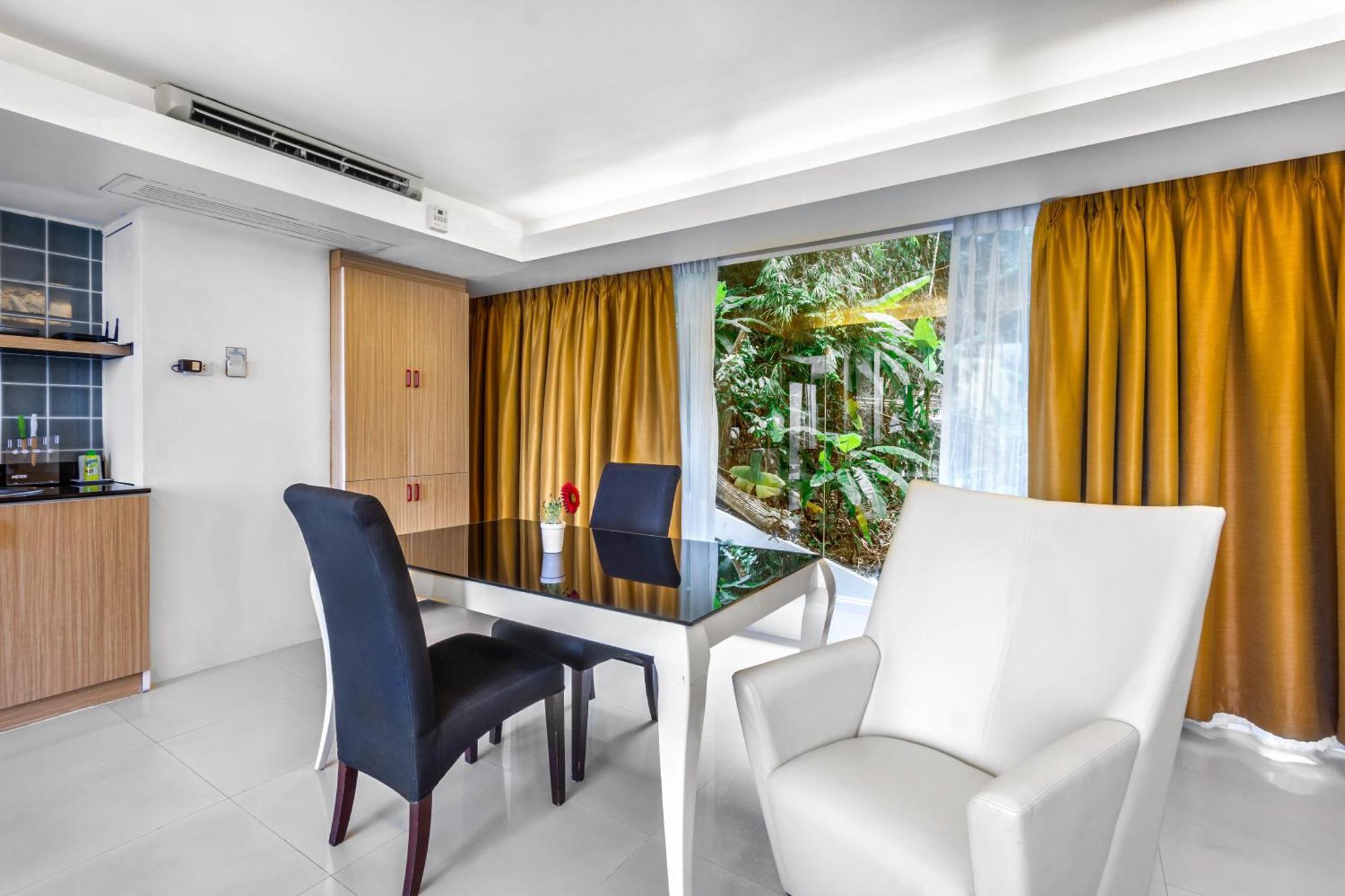 Hilltop Wellness Resort Kathu Exterior foto