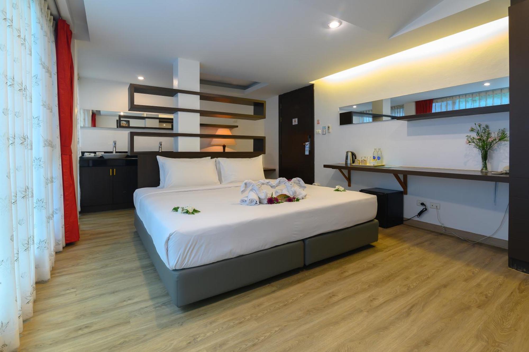 Hilltop Wellness Resort Kathu Exterior foto